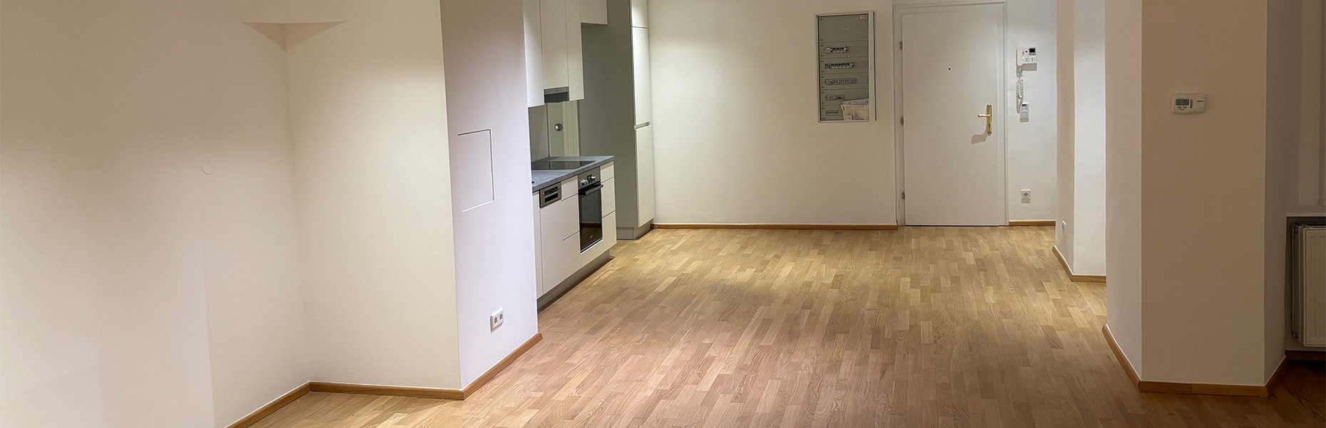 Wien / 1010 / Fleischmarkt 18 / Zentrum $ U-Bahn Nähe: U1, U4 $ In unmittelbarer Nähe: Ärzte, Apotheken, Geschäfte des täglichen Bedarfs, Naherholungsgebiete, Schulen, Kindergärten $ Straßenbahn: 1,2